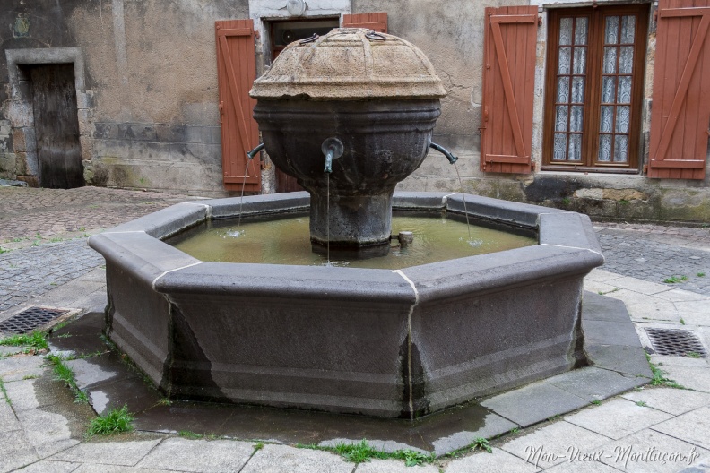 0277_fontaine_place_fontaine-cote.jpg